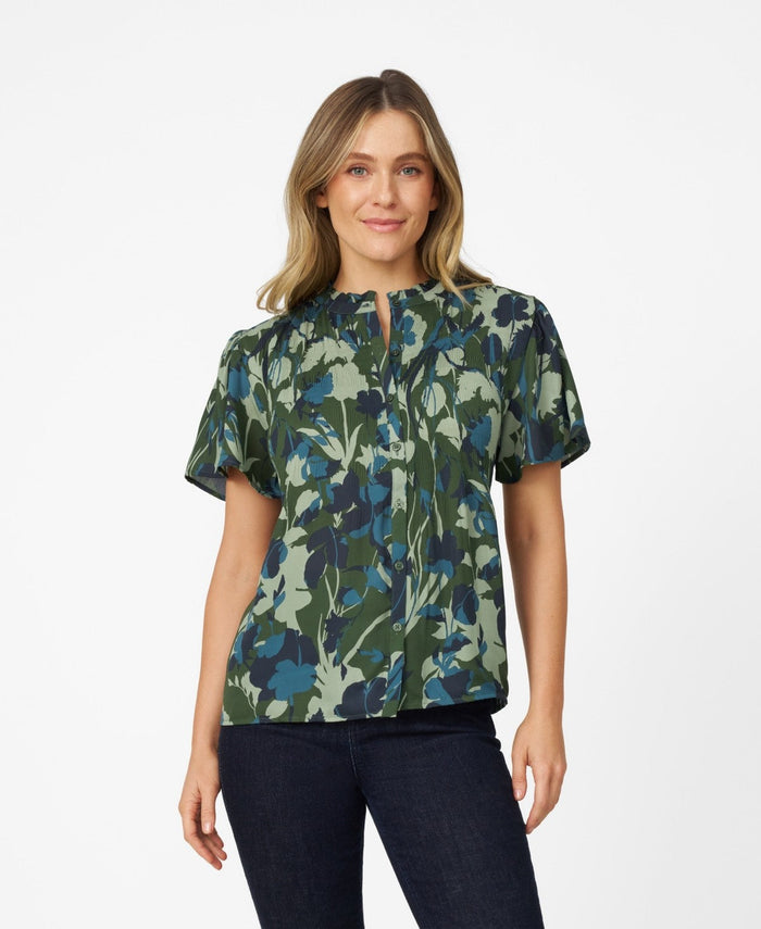 Cable and Gauge Womens Flutter Sleeve Pleated Top, small by Vanessa Jane