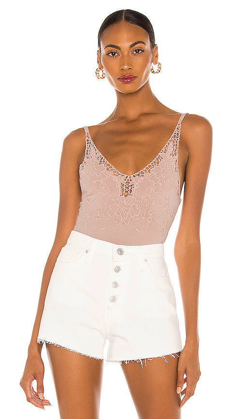 Free People Women’s Lea Floral Embroidery Bodysuit – Pearl Pink – Size L by Vanessa Jane