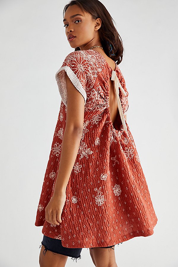 Free People: Pinwheel Mini Dress – Coral, Size Medium by Vanessa Jane