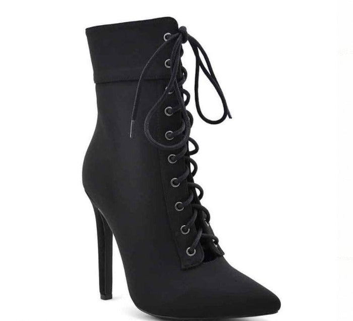 Soraya - Black by The House of Stylez