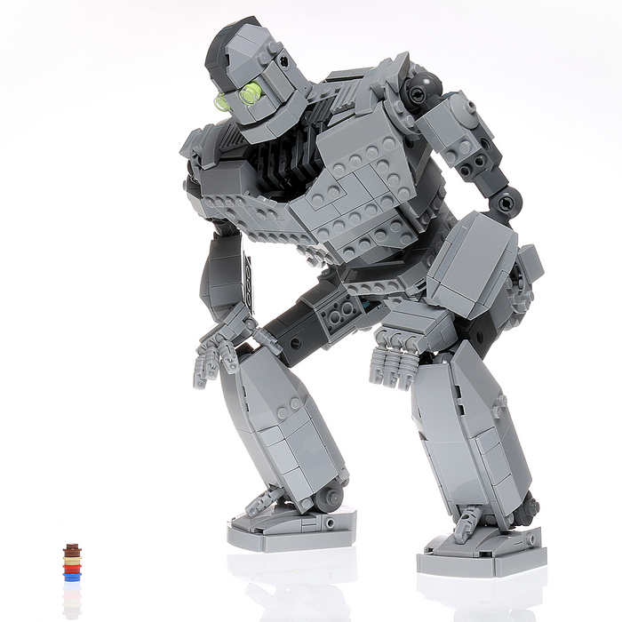 Iron Giant - Custom MOC made using LEGO parts by B3 Customs