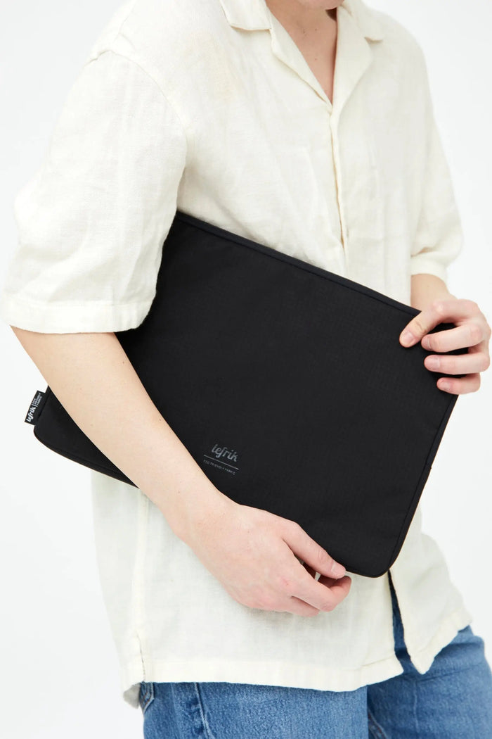 Capture Laptop Case 15" Black Vandra by Lefrik USA