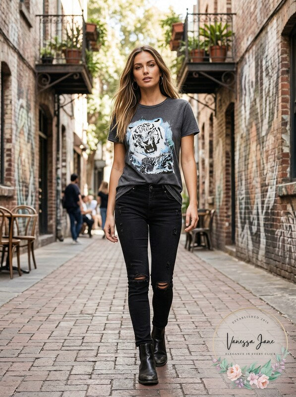 Guess Tiger Dream Easy Fit T-Shirt , Size Medium by Vanessa Jane