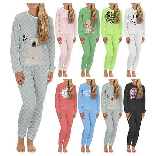 2-Piece Set: Women's Plush Popcorn Knit Top and Jogger Pants Pajama Set (Plus Size) by DailySale