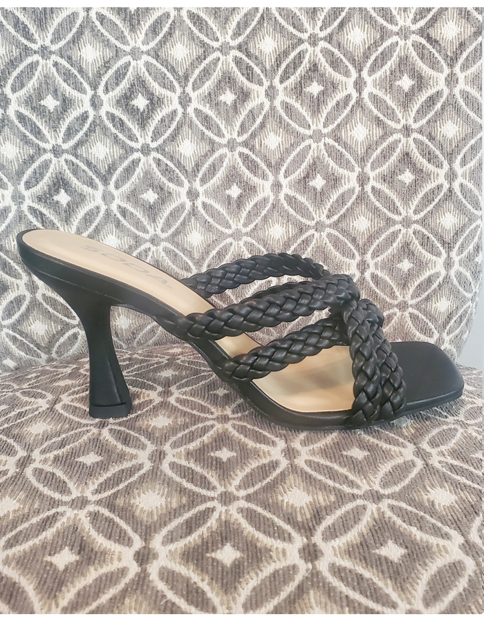 Kellan Sandal by Boutique 23