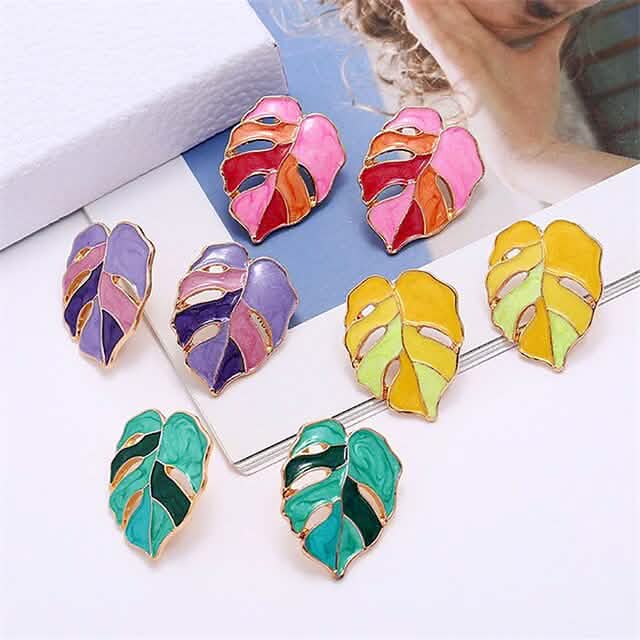 4-Pairs: Women's Vintage Leaf Fashion Earrings by DailySale