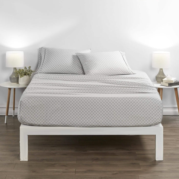 4-Piece: Quatrefoil Patterned Sheet Set by DailySale