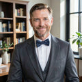 Ryan Seacrest Distinction Mens Bianca Pre-Tied Silk Bow Tie by Vanessa Jane