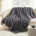Ultra-Soft Double-Sided Fleece Blanket – Gray (All-Season) by DailySale