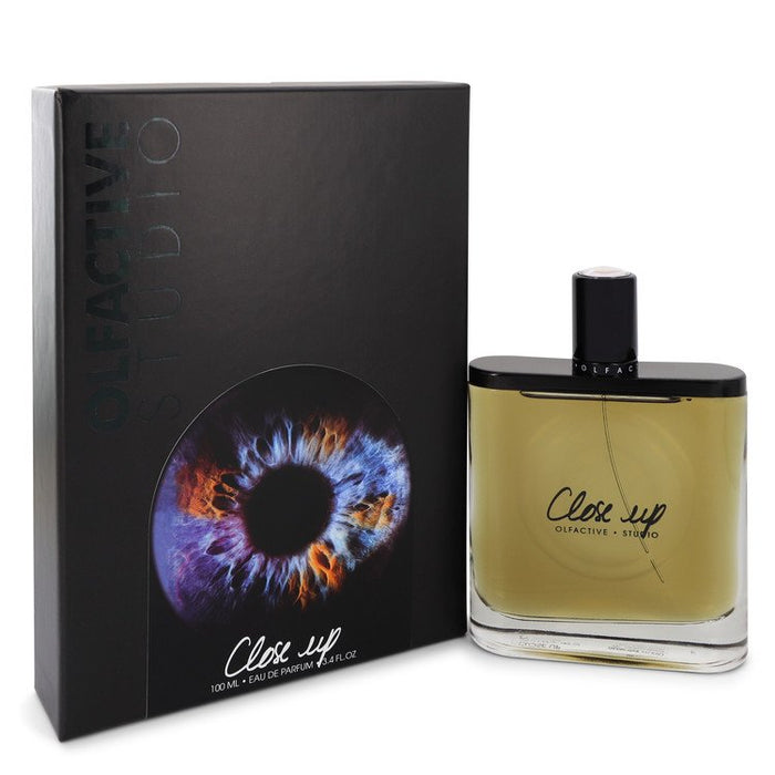 Olfactive Studio Close Up by Olfactive Studio Eau De Parfum Spray (Unisex) 3.3 oz for Women by Avera Group