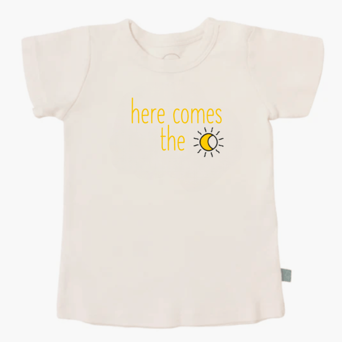graphic tee | here comes the sun by Finn + Emma