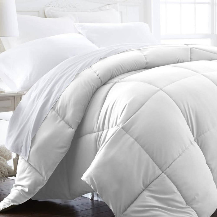 All-Season Down Alternative Hypoallergenic Comforter by DailySale