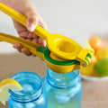 Easy-To-Use Manual Lemon Squeezer by DailySale