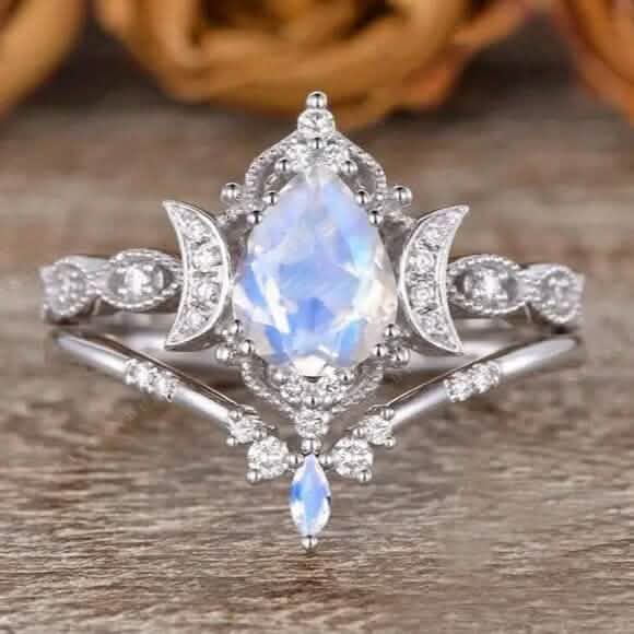 Elegant Moon Crown Ring by DailySale