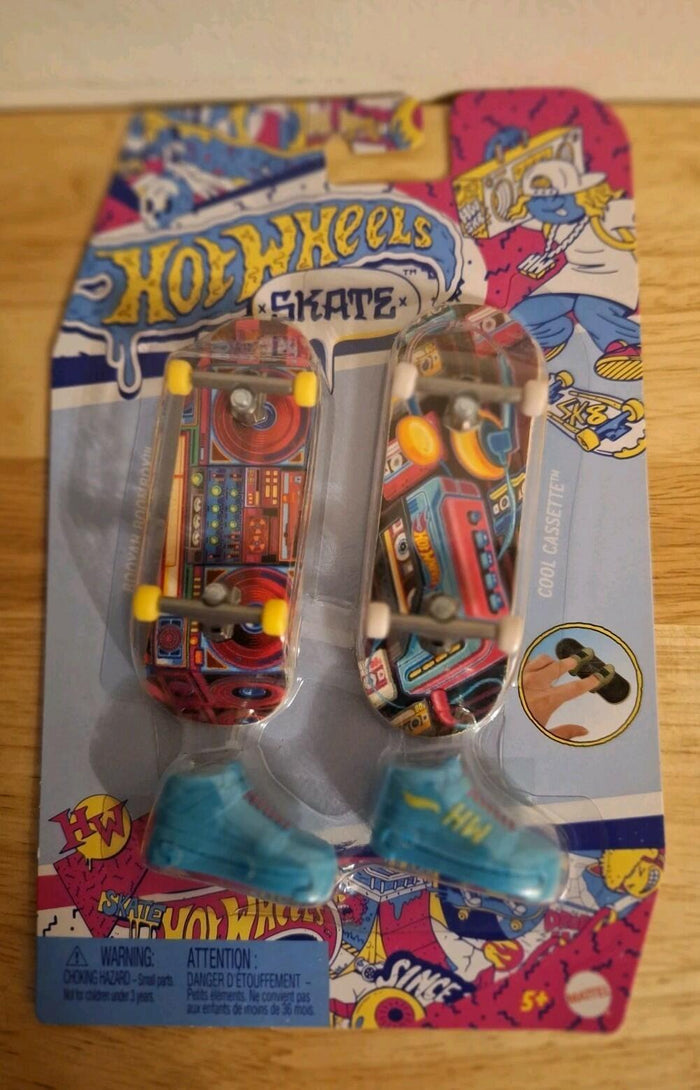Hot Wheels Skate Finger Skateboards w/ shoes Booyah Boombox & Cool Cassette by Deal US