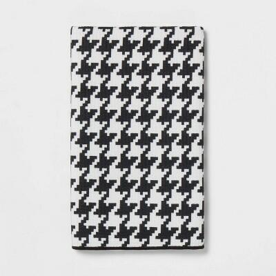 Room Essentials Waffle Houndstooth Hand Towel Black/White 1pc by Deal US
