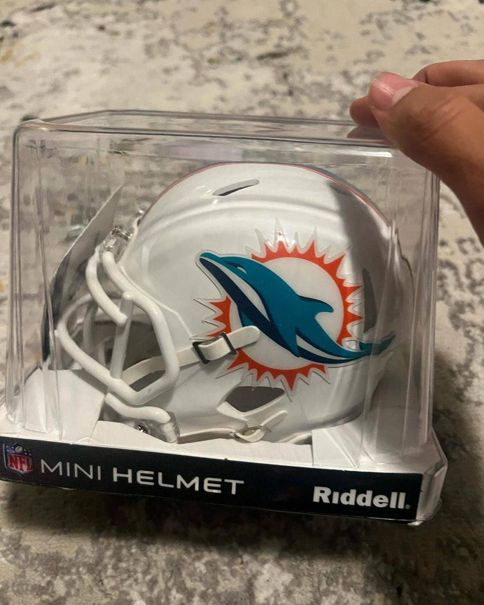 Autographed Riddell Tyreek Hill mini helmet Miami Dolphins by Price Is Right Miami