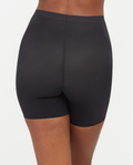 Thinstincts 2.0 Girl Short - Very Black by Boutique 23