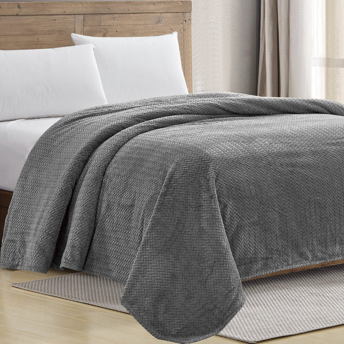 Superior Braided Chevron Bed Cover by DailySale