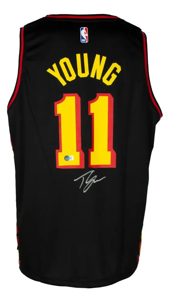 Trae Young Signed Hawks Fanatics Jersey (Beckett) Beckett Witnessed by Price Is Right Miami