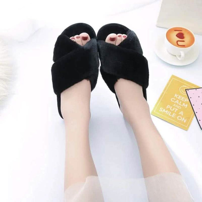 Winter Women Cozy Home Furry Slippers by DailySale