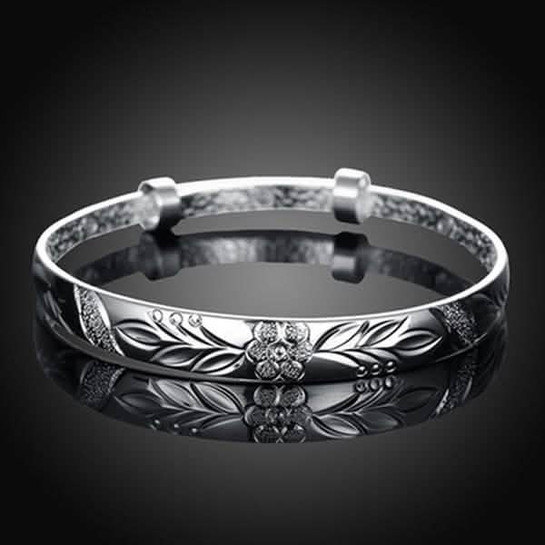 Women's Silver Plated Floral Ingrain Design Bangle by DailySale