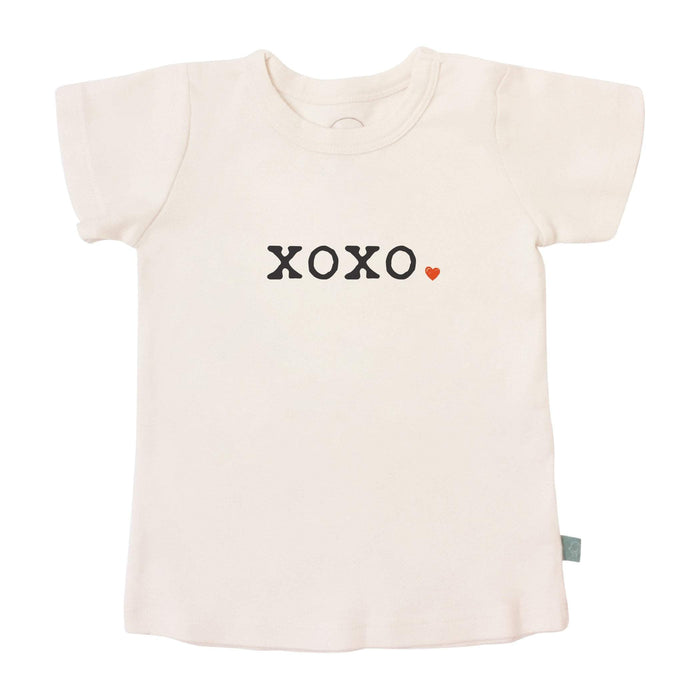 graphic tee | xoxo by Finn + Emma
